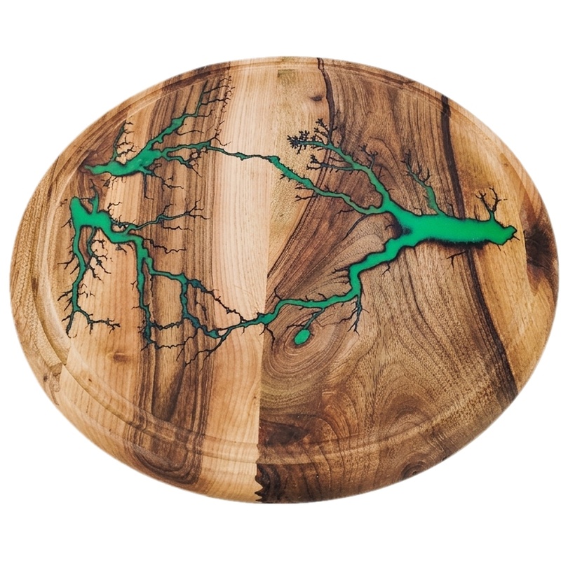 Forgó fa tálca 30 cm – Lichtenberg-mintás díszítéssel (gyanta)